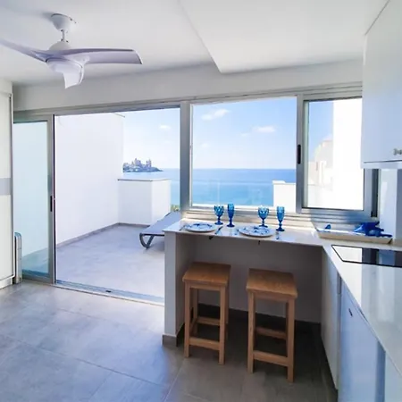 Sunny Day Deluxe Apartment *